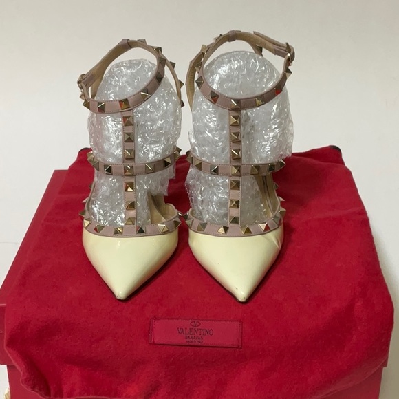 Valentino Rouckstud Double strap pointy toe off white patent leather high heels - Picture 2 of 16